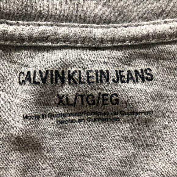 Calvin Klein Jeans Logo T Shirt in Grey - Picture 5 of 8